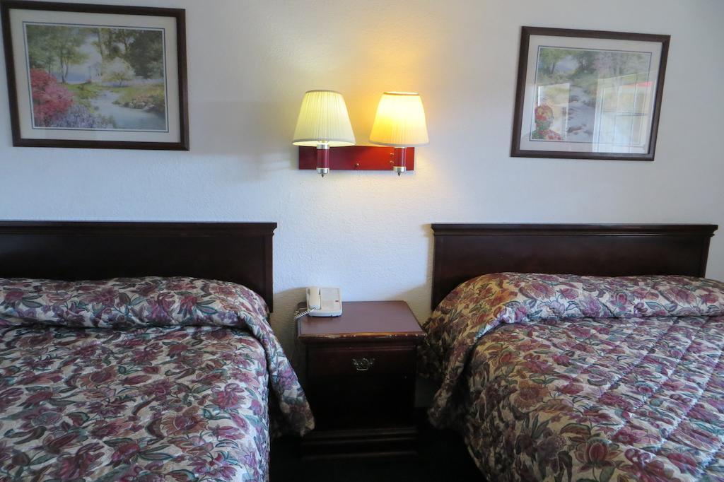 רדווד סיטי Capri Motel חדר תמונה