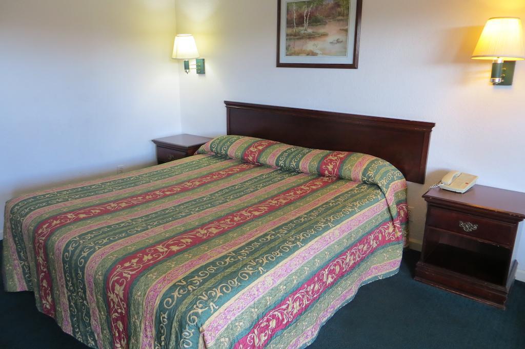 רדווד סיטי Capri Motel חדר תמונה