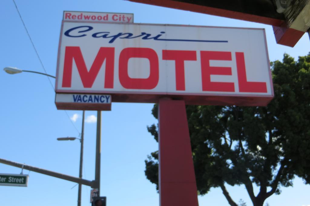 רדווד סיטי Capri Motel מראה חיצוני תמונה